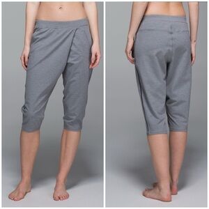 Lululemon Retreat Yogi Crop Pants Heathered Slate Gray Athletic Lounge Sz 4